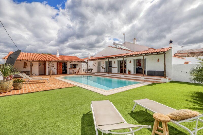 Property photo 2 of 40 Img 1