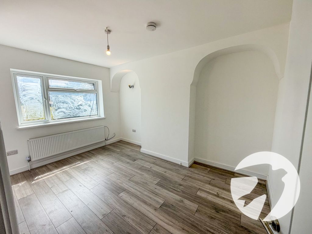 Property photo 3 of 8 Picture No. 04