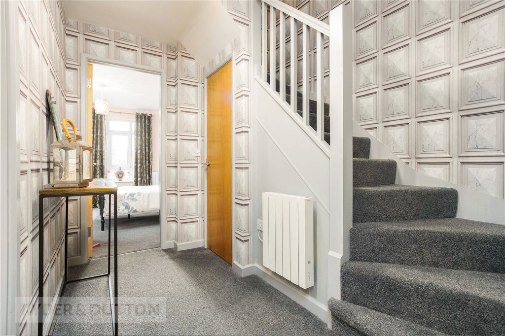 Property photo 3 of 16 Entrance Hallway