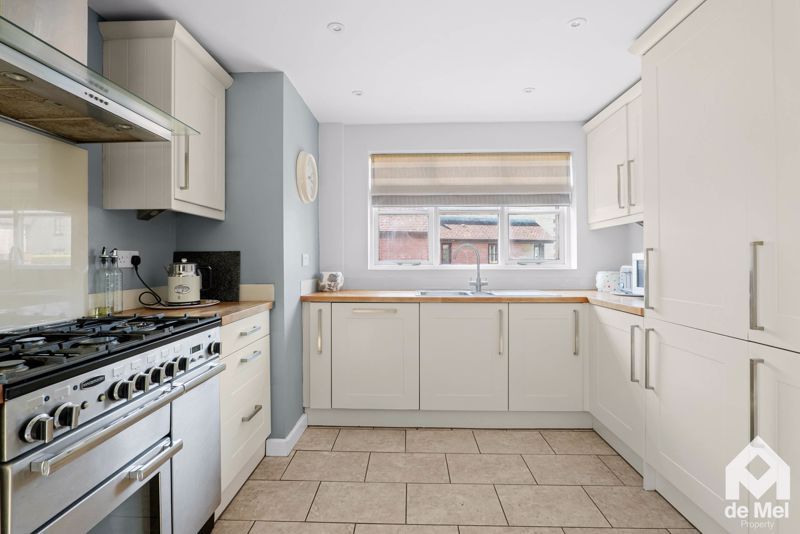 Property photo 3 of 22 Photo 16