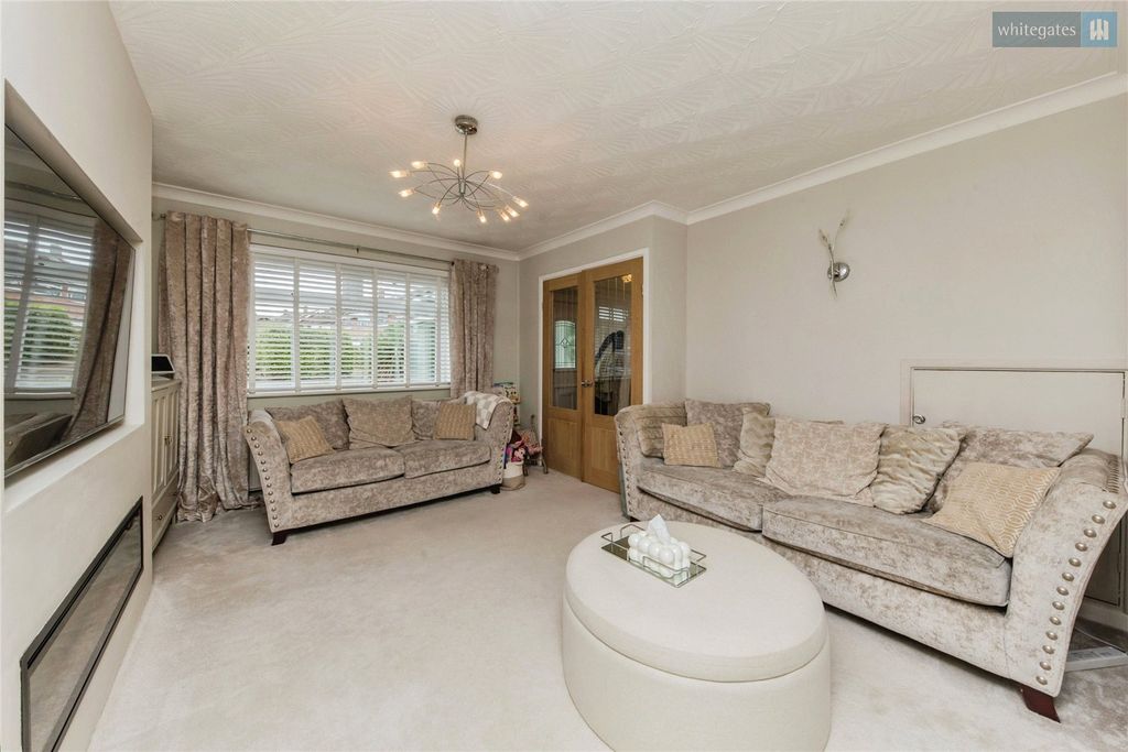 Property photo 2 of 14 Picture No. 12