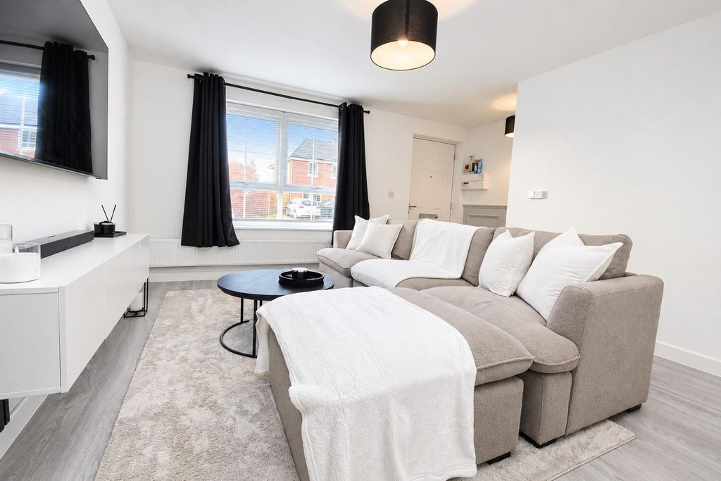 Property photo 2 of 16 l Room 2 .Jpg