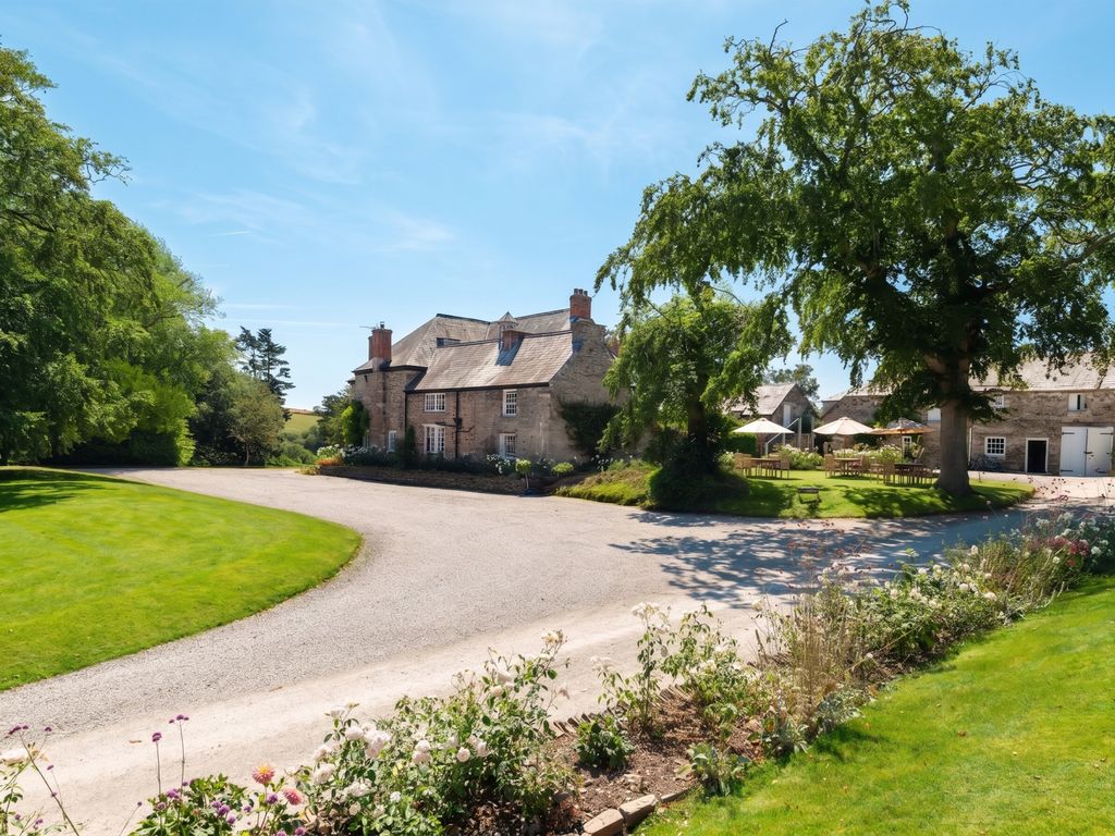 Property photo 1 of 49 Trewornan Manor