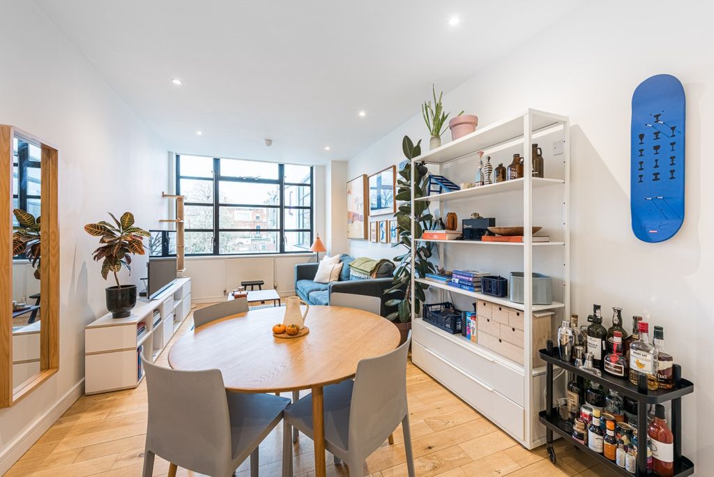 Property photo 2 of 10