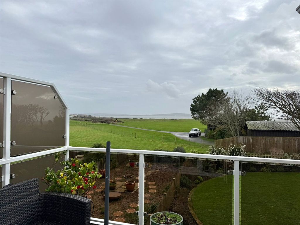 Property photo 2 of 34 Picture No. 09