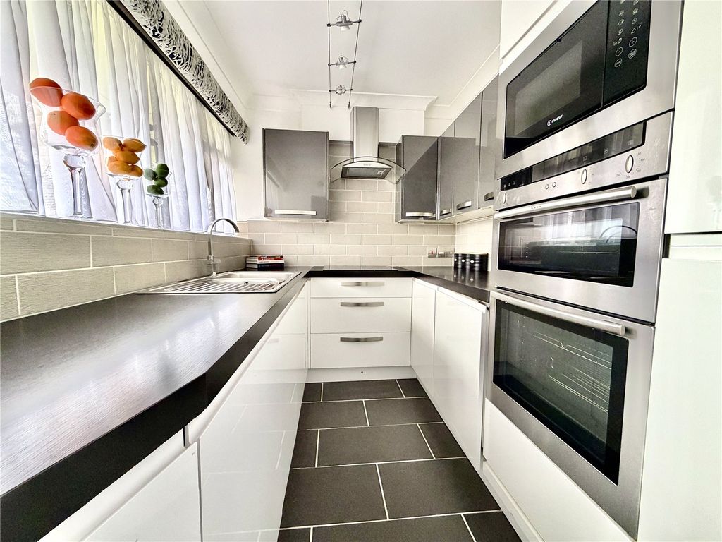 Property photo 3 of 22 Kitchen