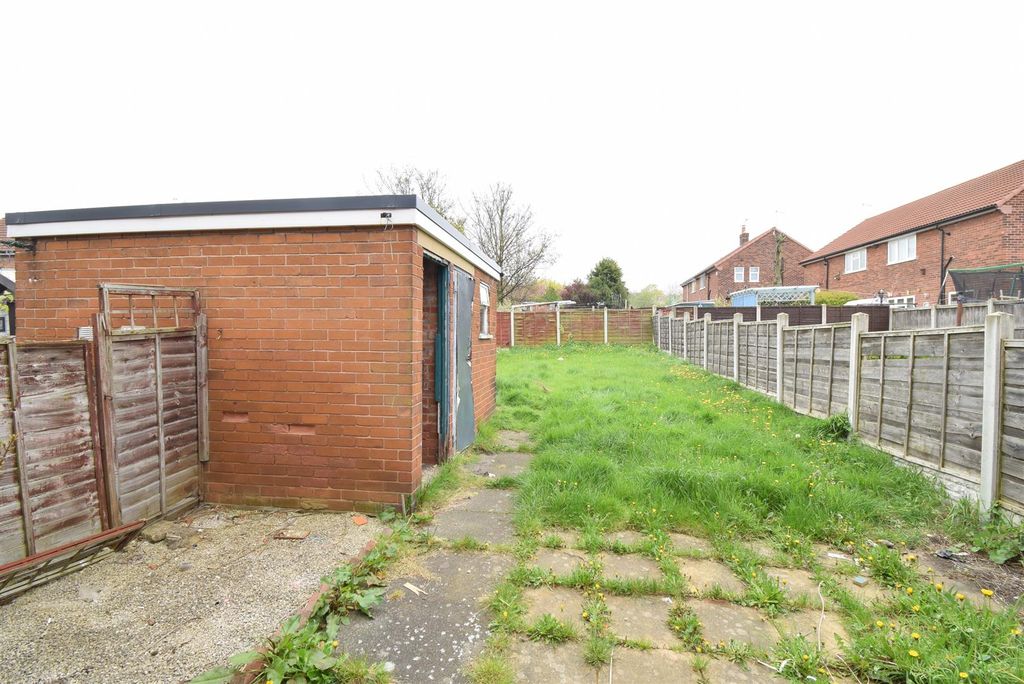 Property photo 2 of 11