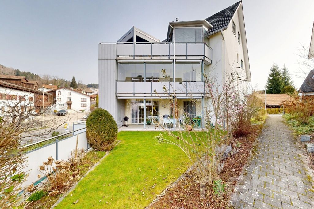 Property photo 1 of 11