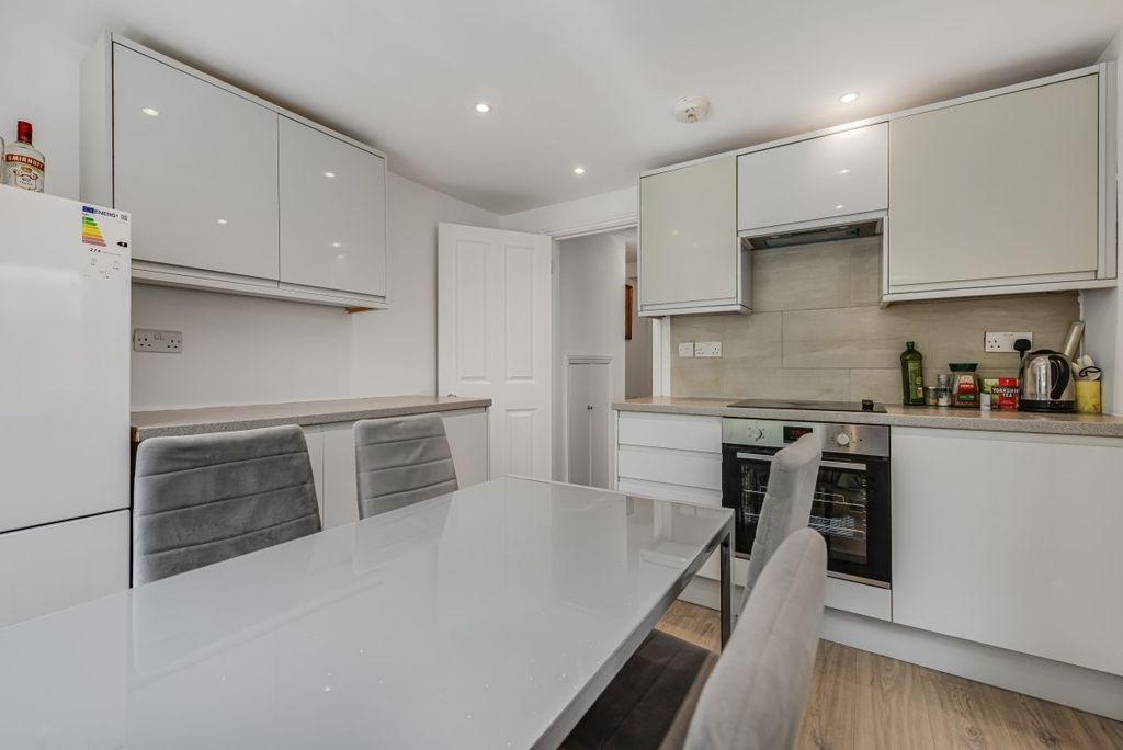 Property photo 1 of 7 Kitchen