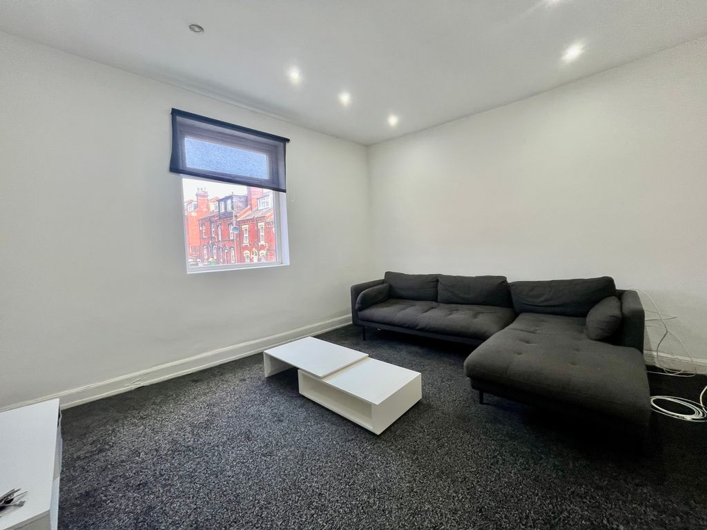 Property photo 1 of 6 Image
