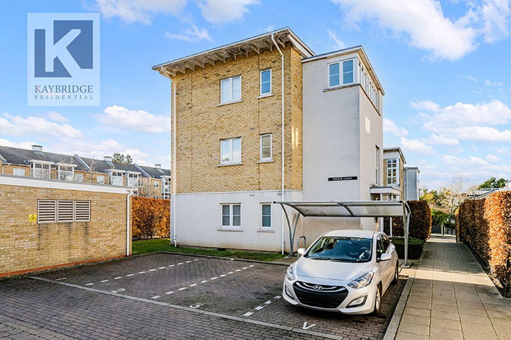 Property photo 1 of 11 Boleyn Court Revere Way, Epsom - Kt19 9Rj