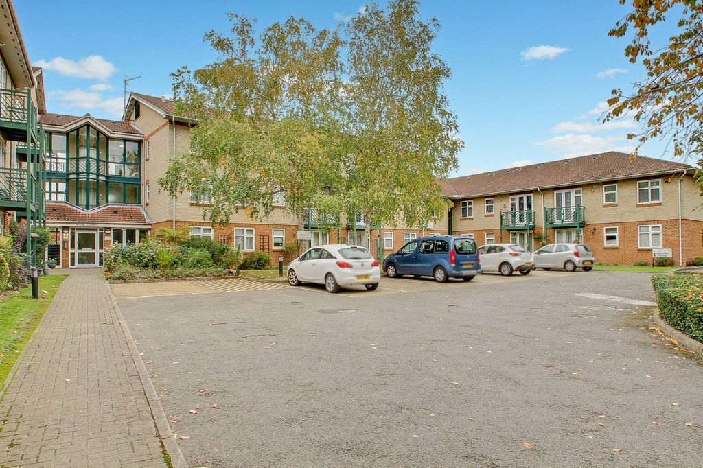 Property photo 1 of 17