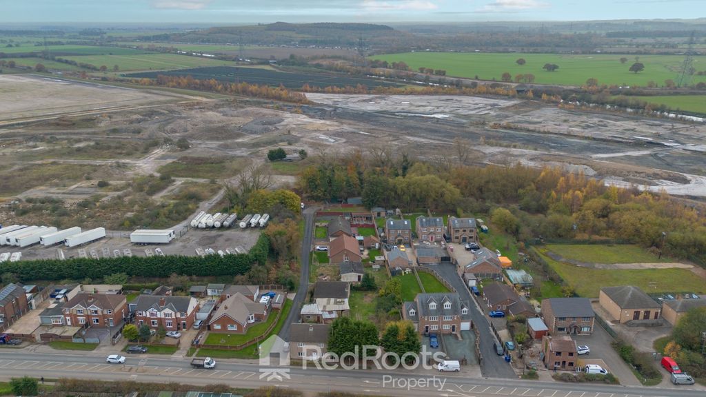 Property photo 2 of 20 3736555