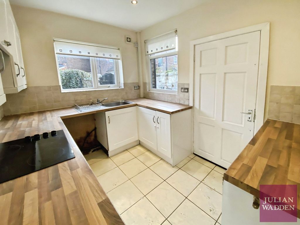 Property photo 2 of 8 Picture No. 15