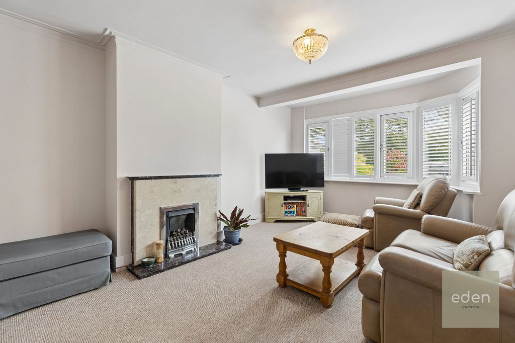 Property photo 3 of 23
