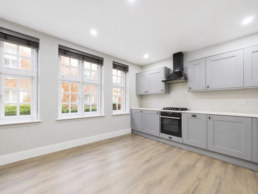 Property photo 1 of 14 962951