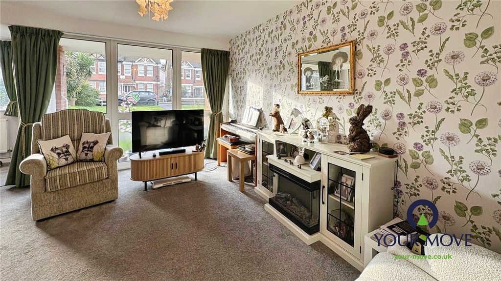 Property photo 2 of 12 Lounge