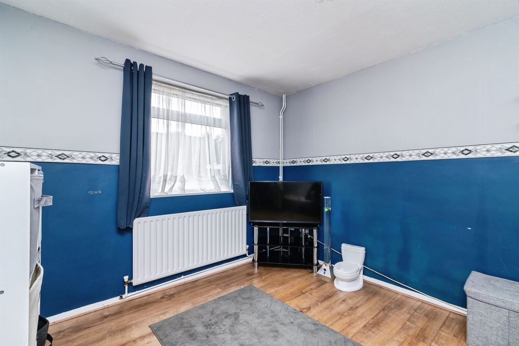 Property photo 3 of 17