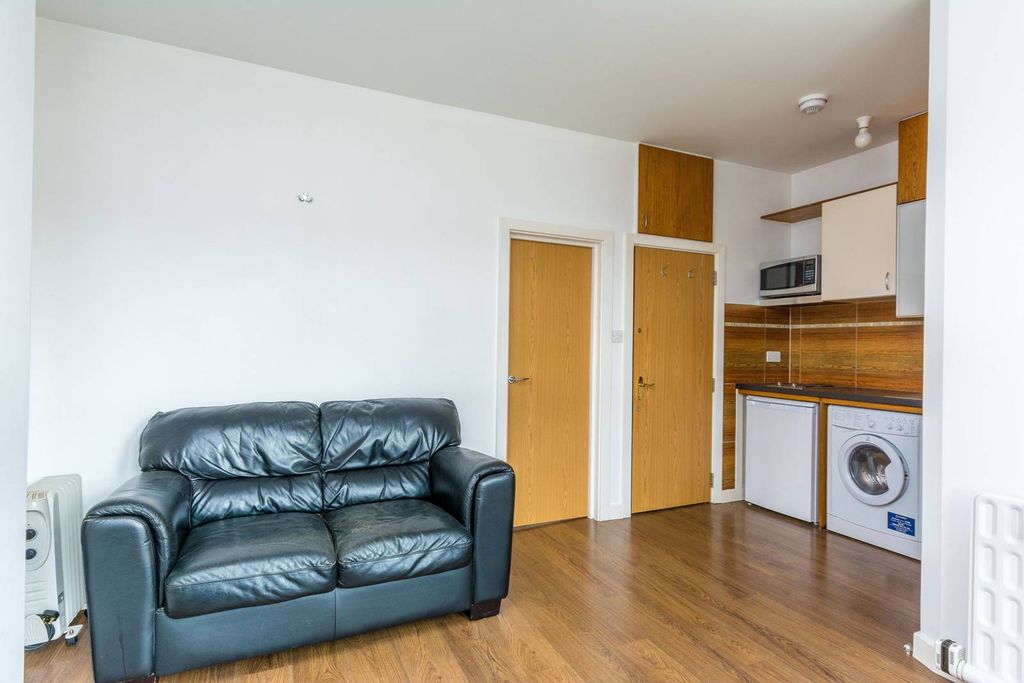 Property photo 2 of 5