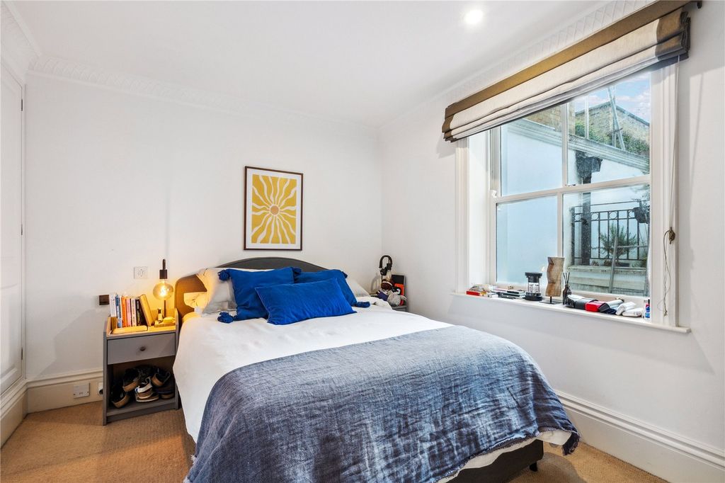 Property photo 3 of 14 A085i00000L969Vaab_Kof130204_32.Jpg