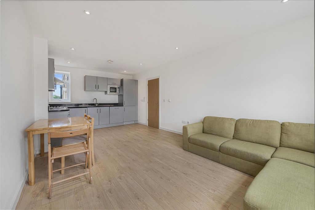 Property photo 3 of 13