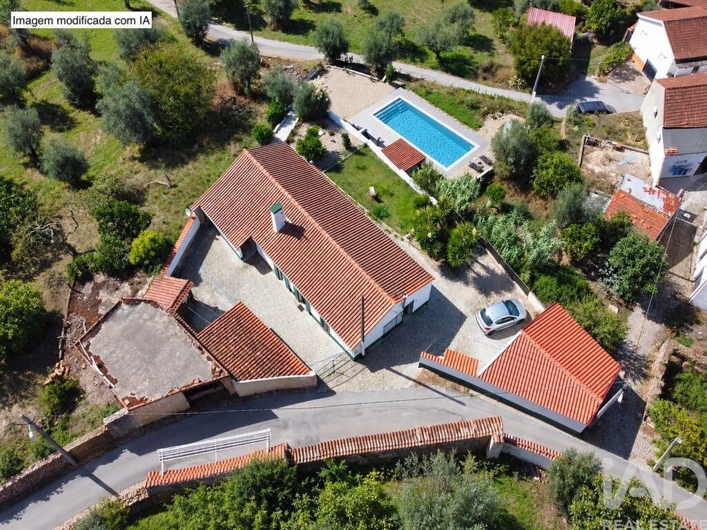 Property photo 3 of 40