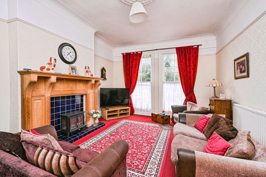 Property photo 3 of 26 Pbox-Img.Jpg