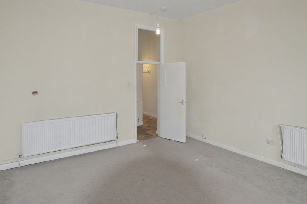 Property photo 3 of 37 Flats 1-4, 11 Prospect Road, Moseley, Birmingham, B13 9Tb