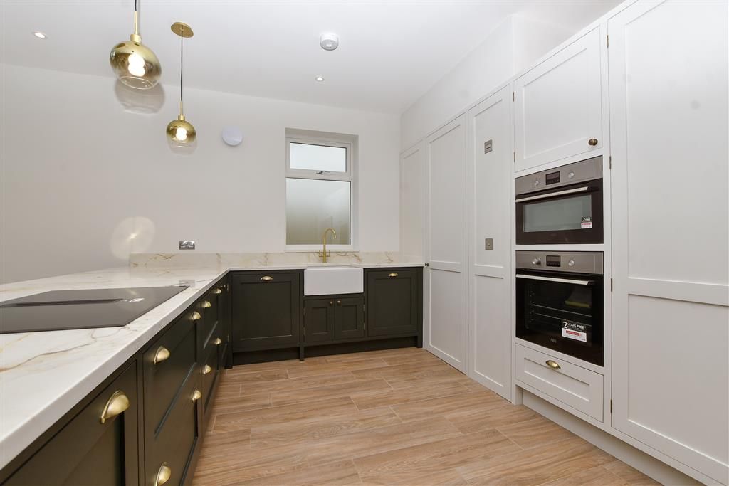 Property photo 3 of 16 Kitchen/Dining Room