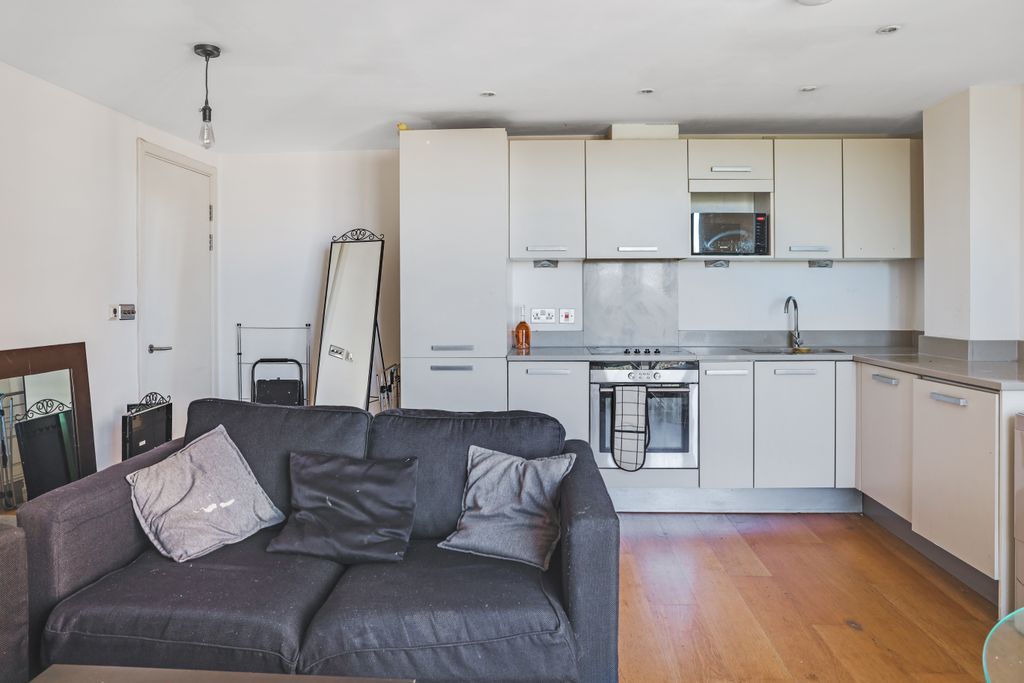 Property photo 1 of 26 04-cd5886149 - Usl - Flat 642 Pavilion House -26.Jpg