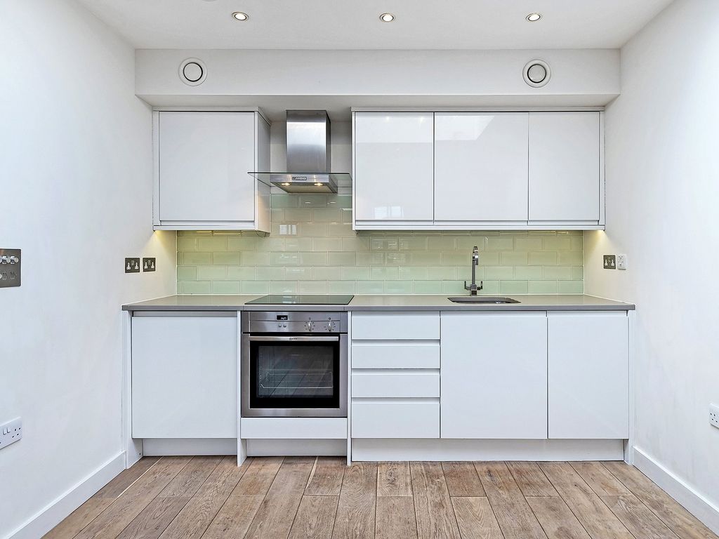 Property photo 2 of 11 Lisle Street, WC2H