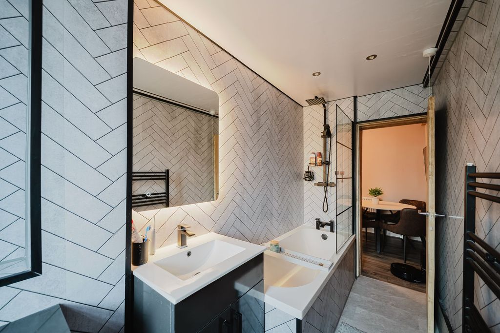 Property photo 3 of 26