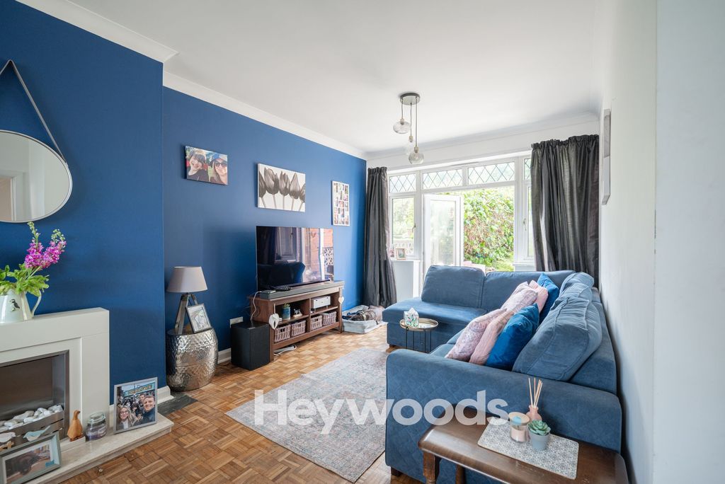 Property photo 2 of 31