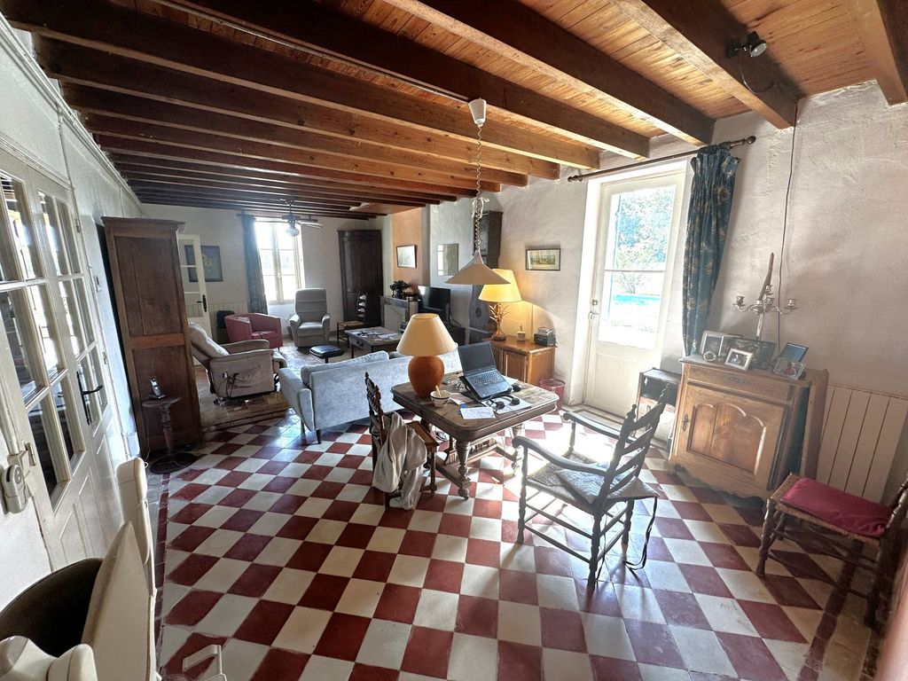 Property photo 3 of 25