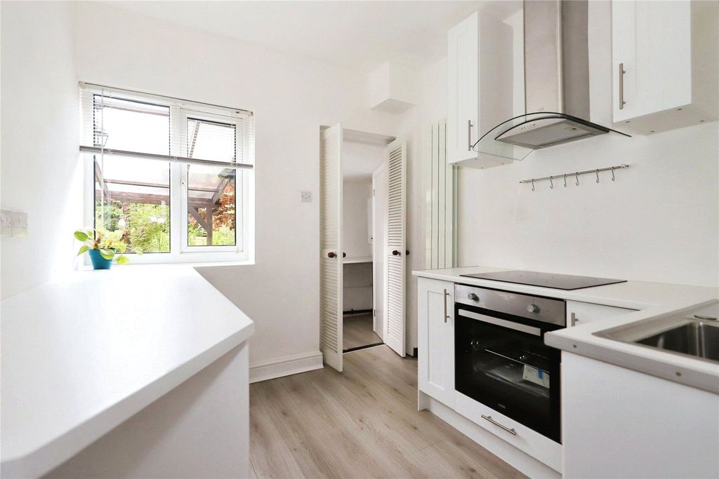 Property photo 3 of 13 Kitchen