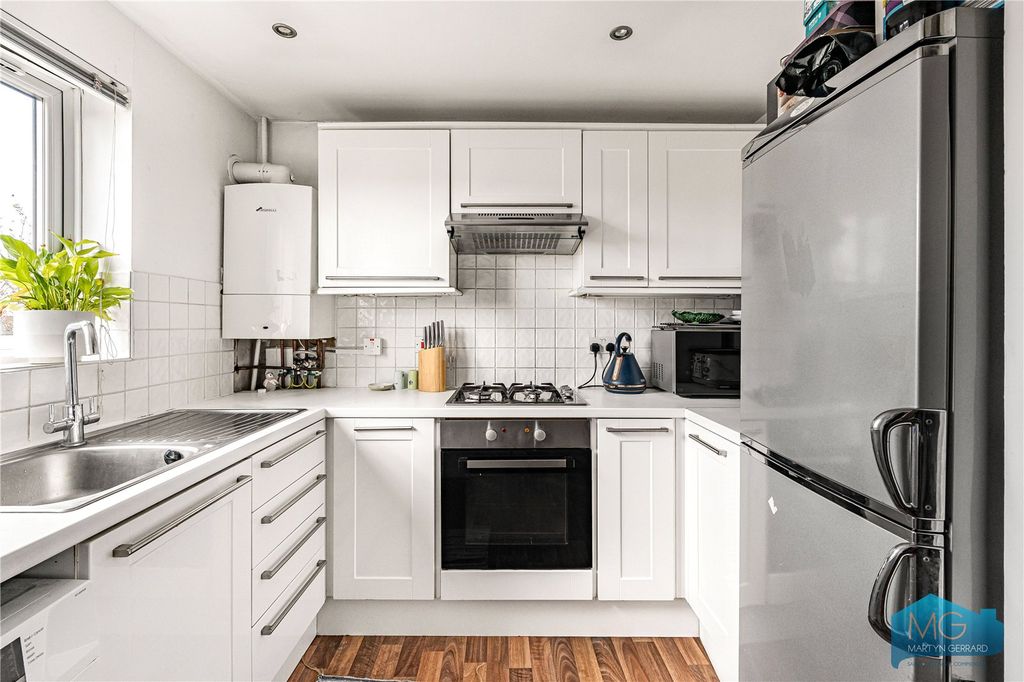 Property photo 3 of 16 Picture No. 14