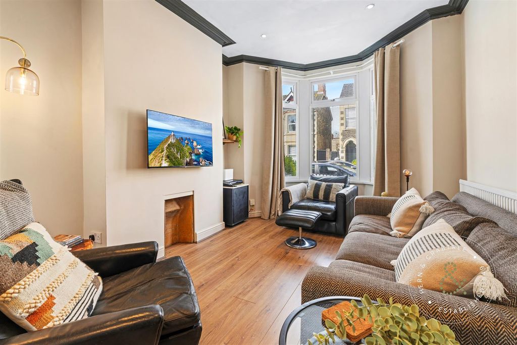 Property photo 2 of 54 Moorland-Road-19.Jpg