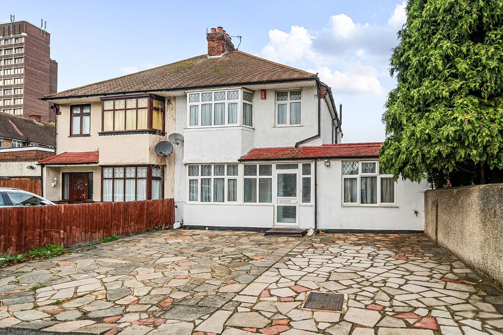 Property photo 1 of 13 4674351