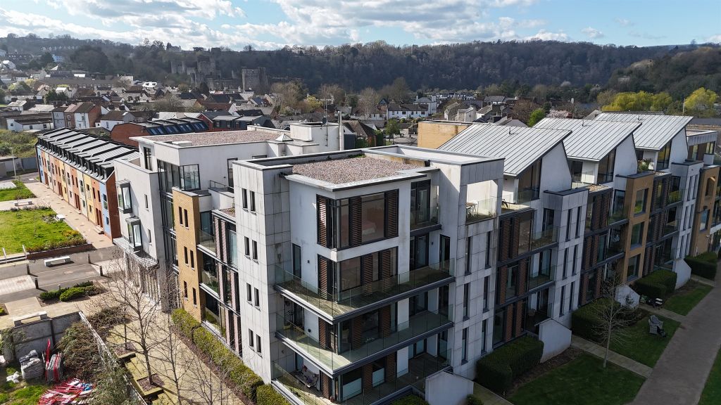 Property photo 1 of 31