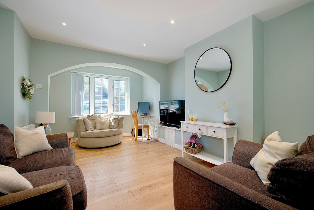 Property photo 2 of 12