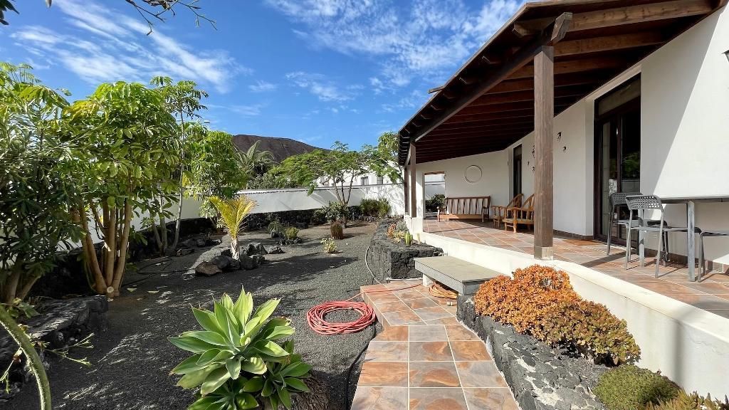 Property photo 3 of 10 <Caption/>