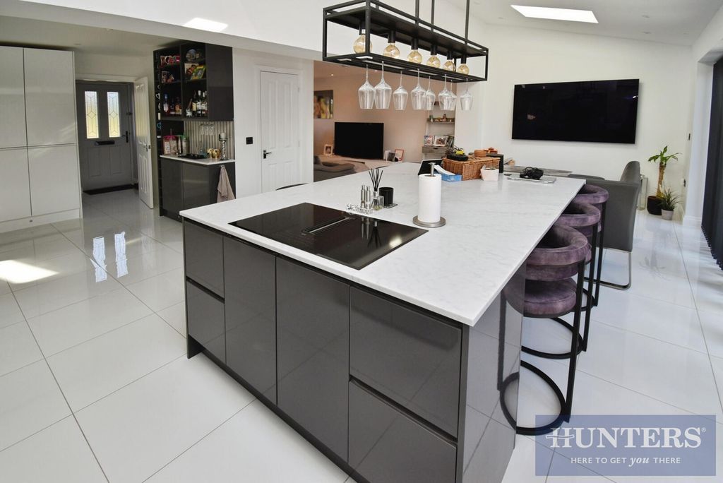 Property photo 2 of 16 Kitchen