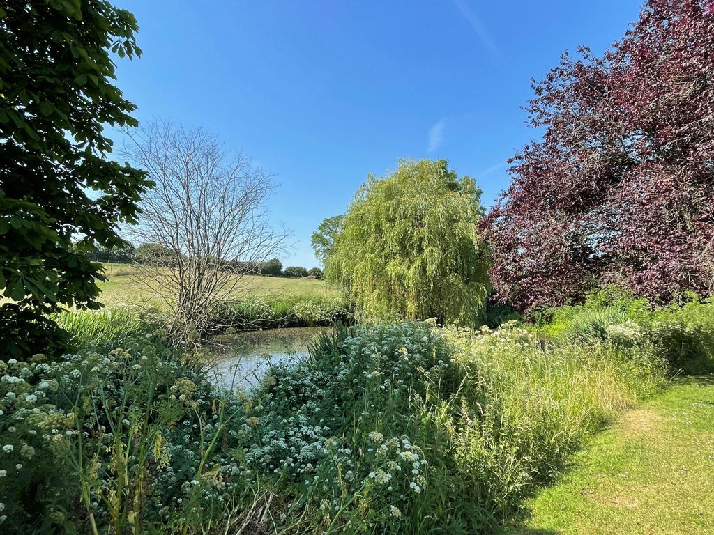 Property photo 3 of 8 27.Jpg