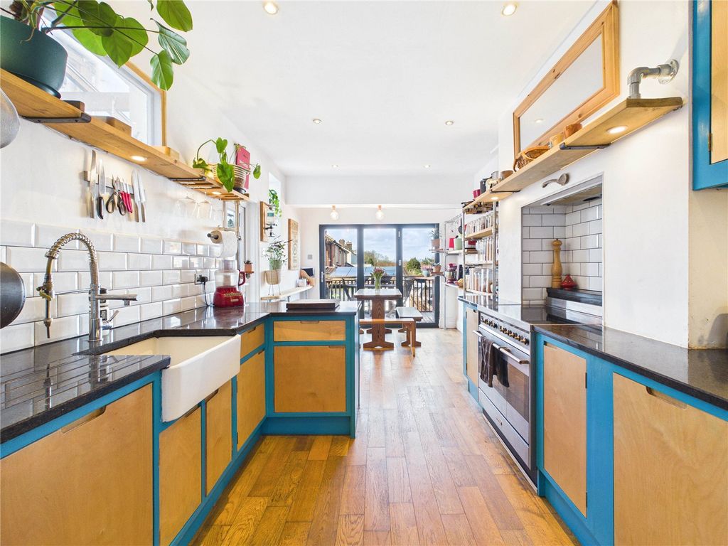 Property photo 1 of 30 Picture No. 35