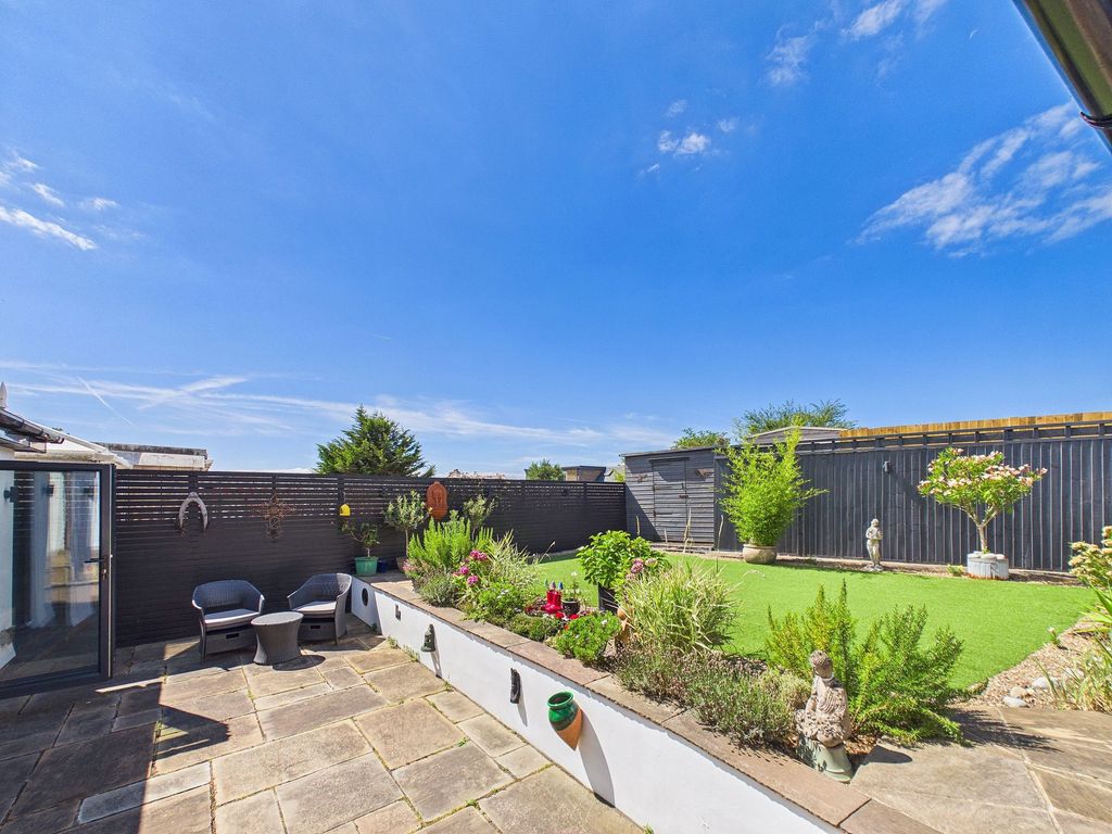 Property photo 3 of 37