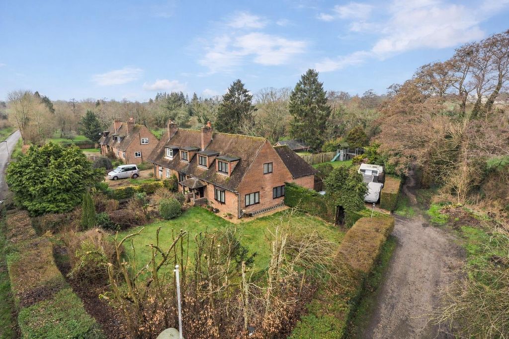 Property photo 1 of 32 Front 1.Png