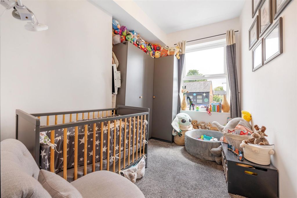 Property photo 3 of 10 Green Lane-3.Jpg