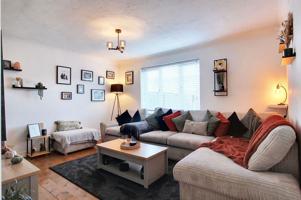 Property photo 2 of 22