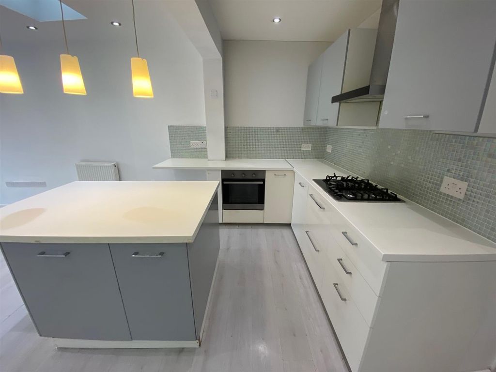 Additional image 11 of 5 bed semi-detached bungalow for salePurland Close, Dagenham RM8