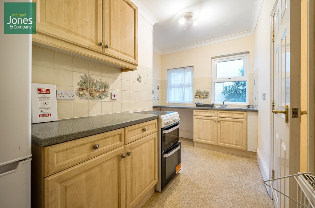 Property photo 2 of 12 Kitchen